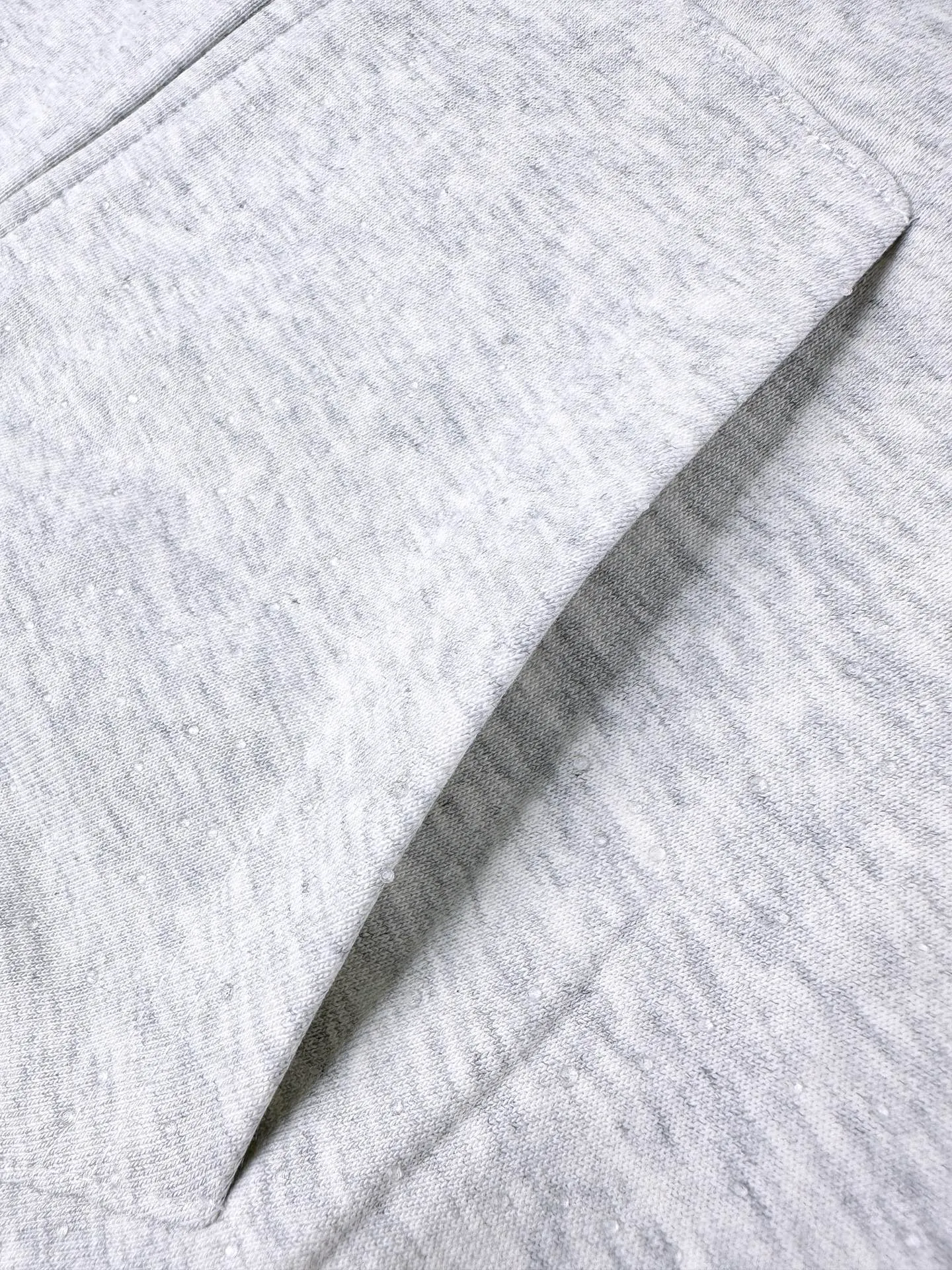 AP Alexander Wang ， ， 。 ， ， ， 。 ， ， ， ， 。 ， ， ； ， ， ， 。 ， 。 1. ， Alexander Wang ， 、 。 2 ， ， 。 3. ， ， Retro 。 ： 1:1 AW 1:1 AW ： Size： S M L ： DD 171